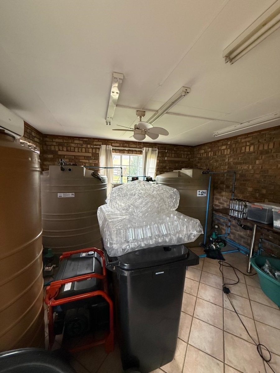 To Let Commercial Property for Rent in Schoemansville North West